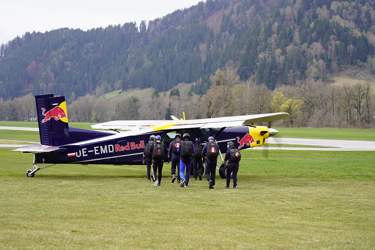 PW - 00 - Hoagascht - Im freien Fall – am Schirm zwischen Sport und Leidenschaft