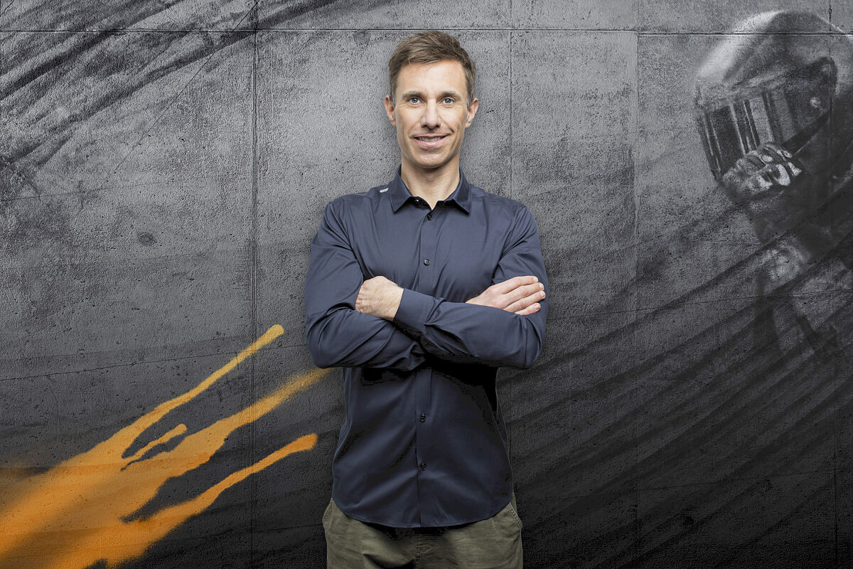 PW - 00 - MotoGP On-Air Team